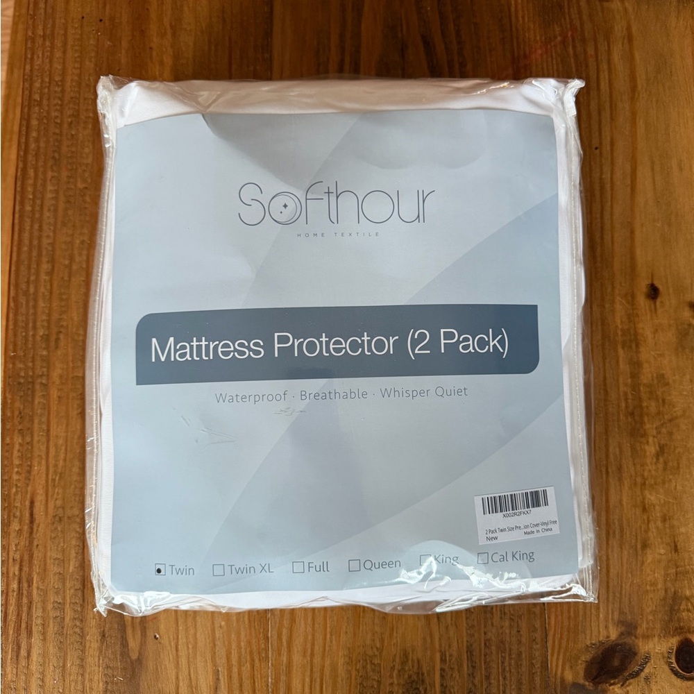 New in Package White Mattress Protector (2 Pack)